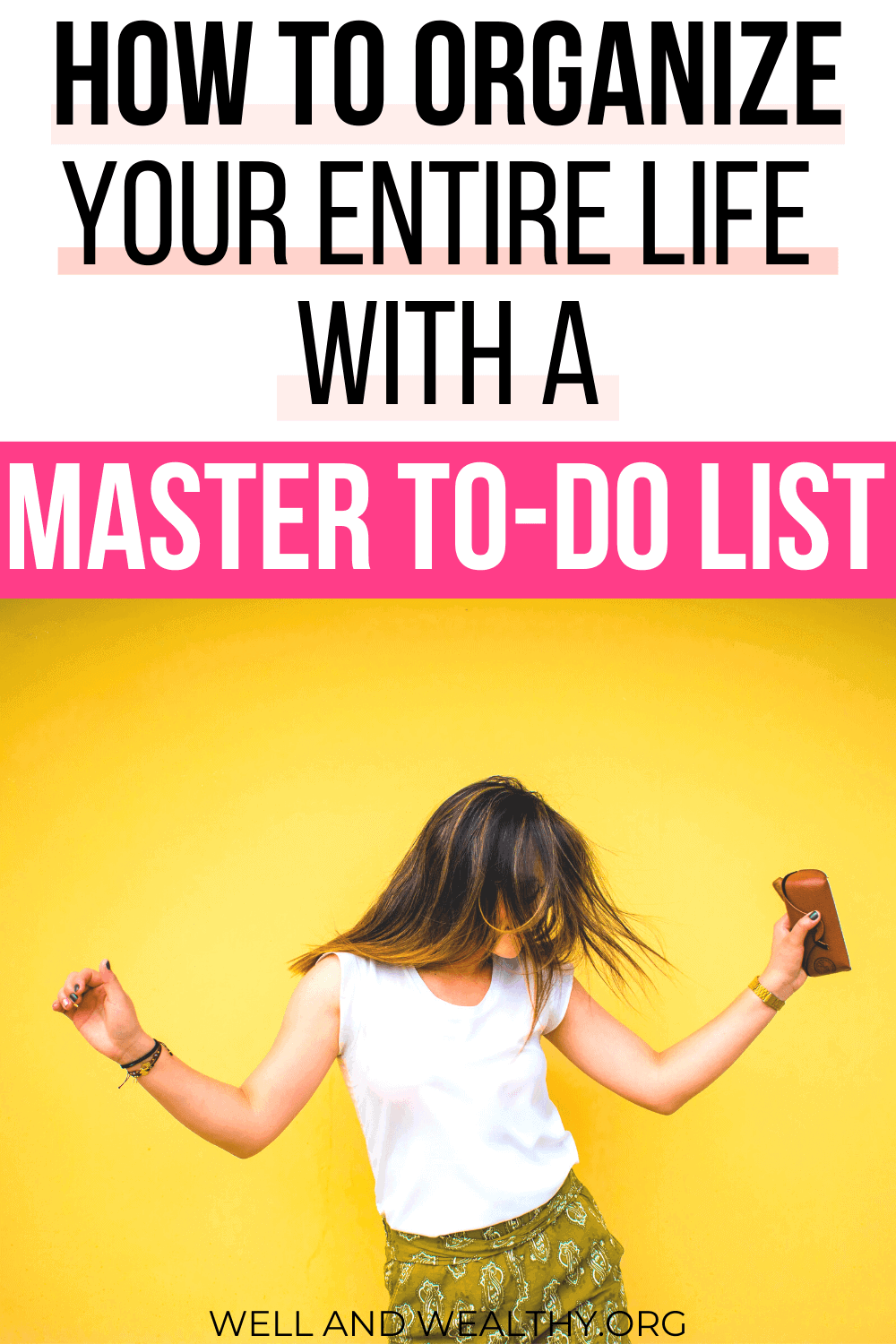 Want to learn my secret to getting everything done? All my to-do list organization ideas? How I get organized and how you can organize everything in your life? Then you need this post where I teach you how to organize your life with a master to do list! Plus grab your master to-do list FREE printable. No more confusion over organization, time management, gaining motivation, or anything else. A master to-do list handles everything and will become your secret productivity weapon! #todolist #getorganized #printable #organizing